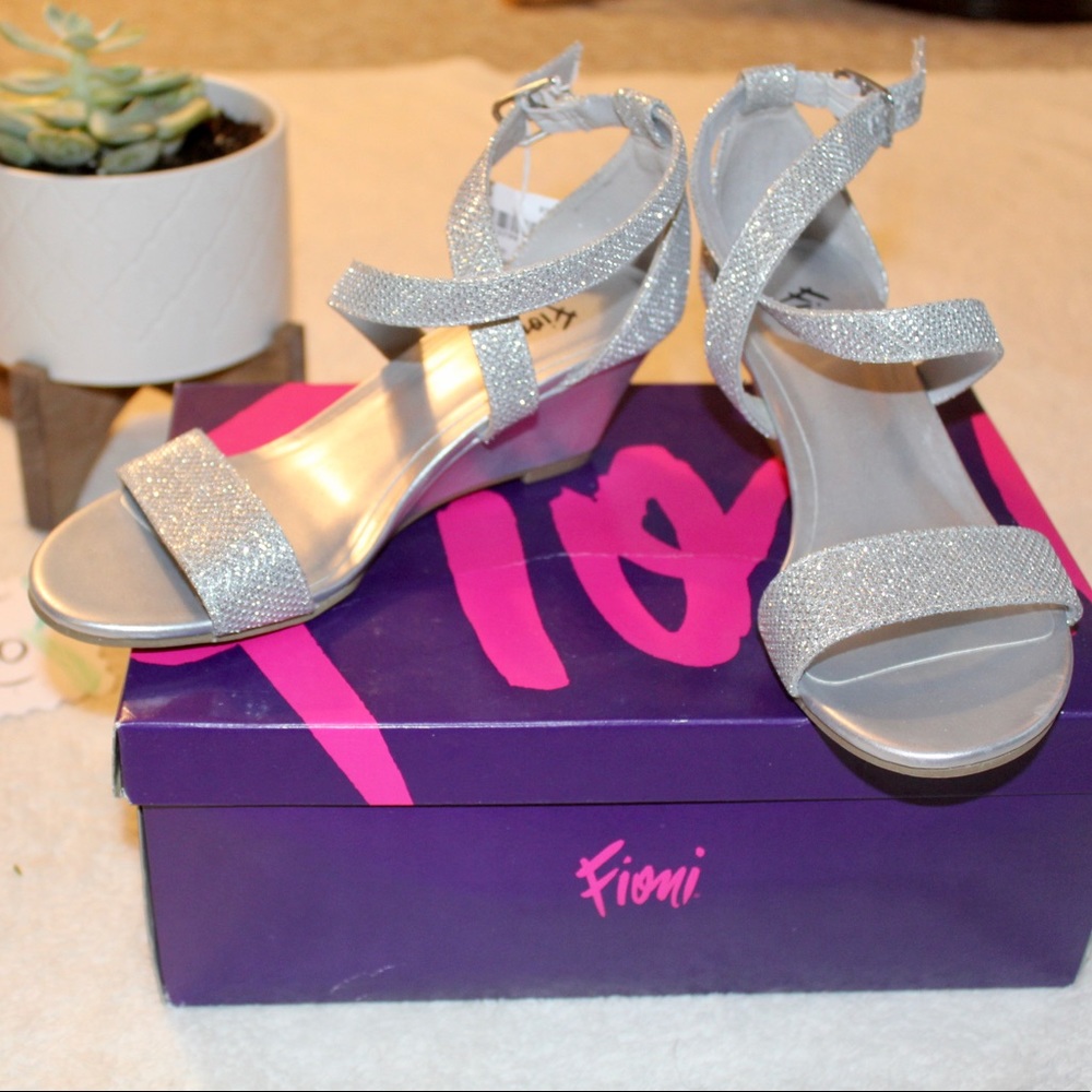 Fioni Silver Princess Wedge Heels | Size 5